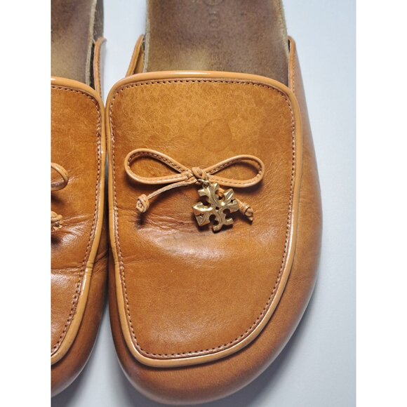 Tory Burch Charm Mules Clogs Womens Tan Leather Slip-On Gold Charm Size 7.5 - Picture 6 of 15
